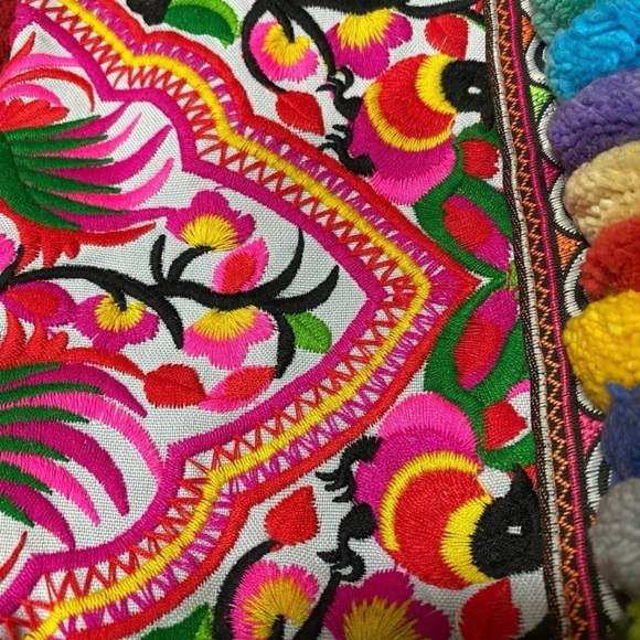 HMONG Cherr THAILAND HILL TRIBE embroidered bohemian clutch handbag NWT - Picture 4 of 9